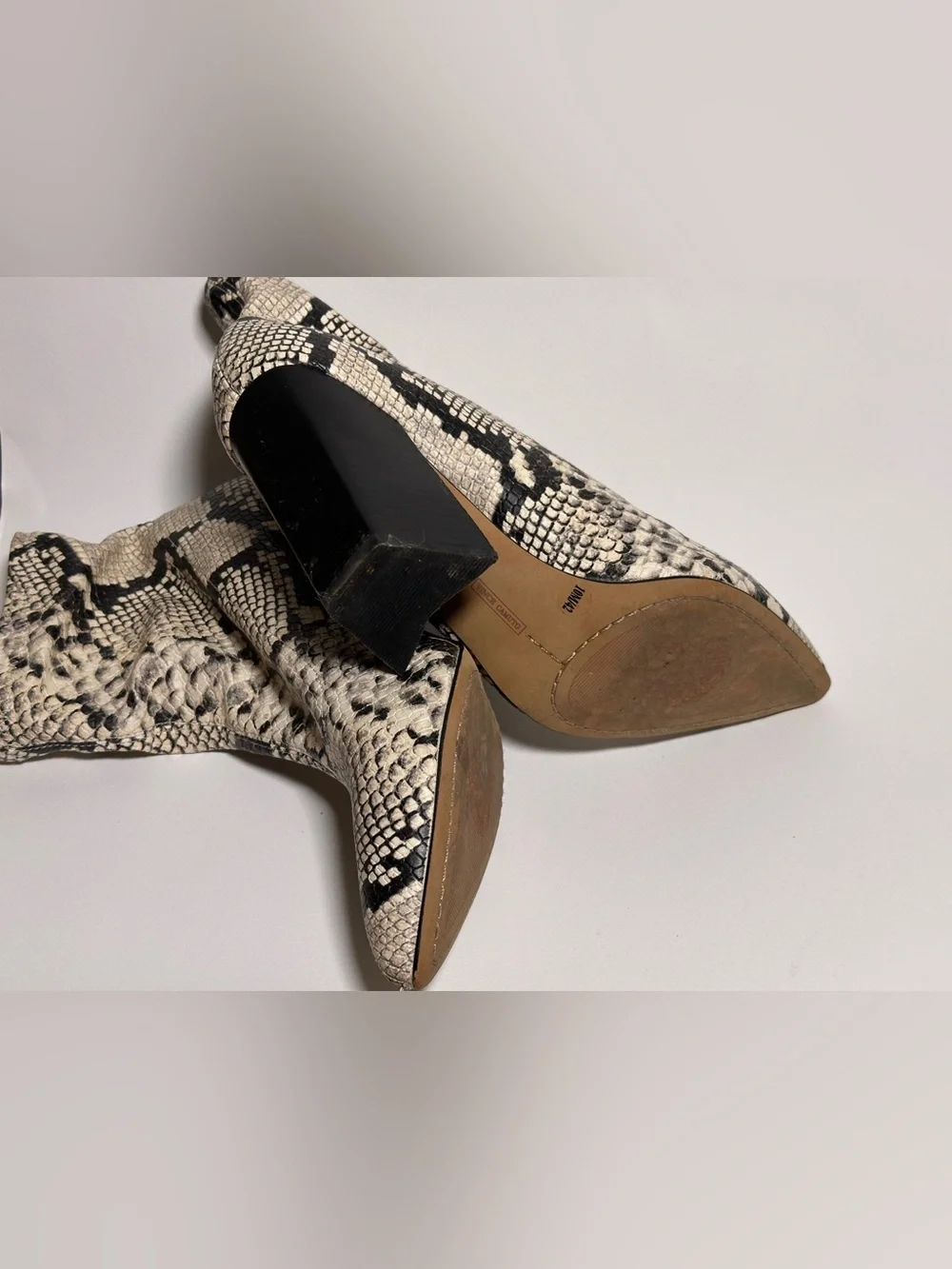 Vince Camuto eye catching